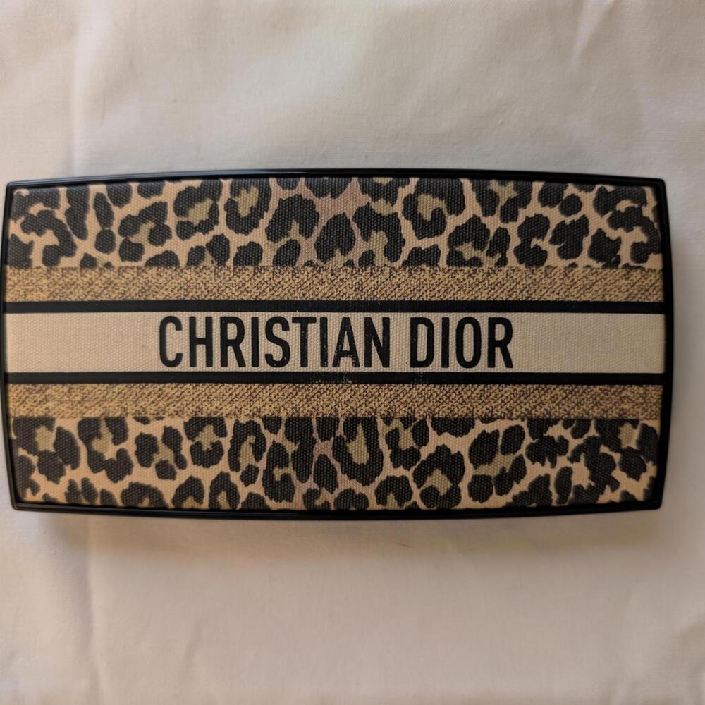 Dior Pink and Red Eyeshadow Palette Luxurious Makeup - Picture 4 of 4
